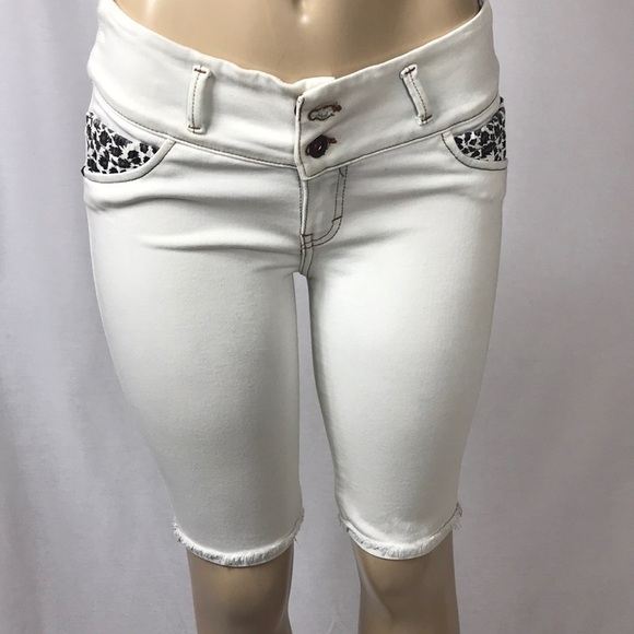 Apple you got the juice jean short Size 4 European Size 34 - Picture 1 of 4
